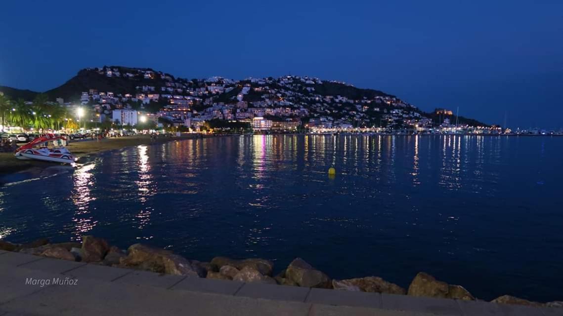 Precioso Apartamento A Menos De 100M De La Playa Roses Bagian luar foto